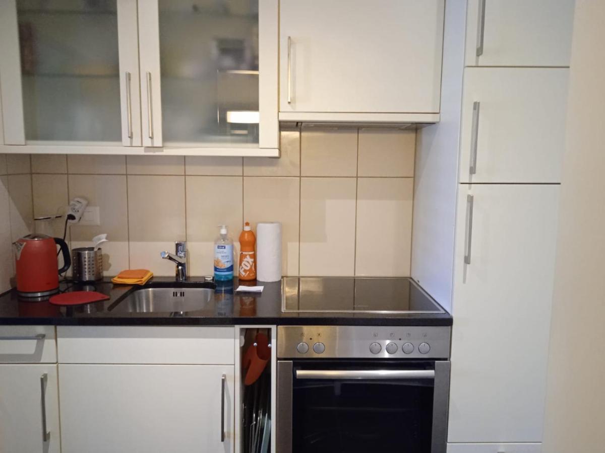 Studio Flat In The Heart Of Zug, Ideal For Solo Travellers Lejlighed Eksteriør billede